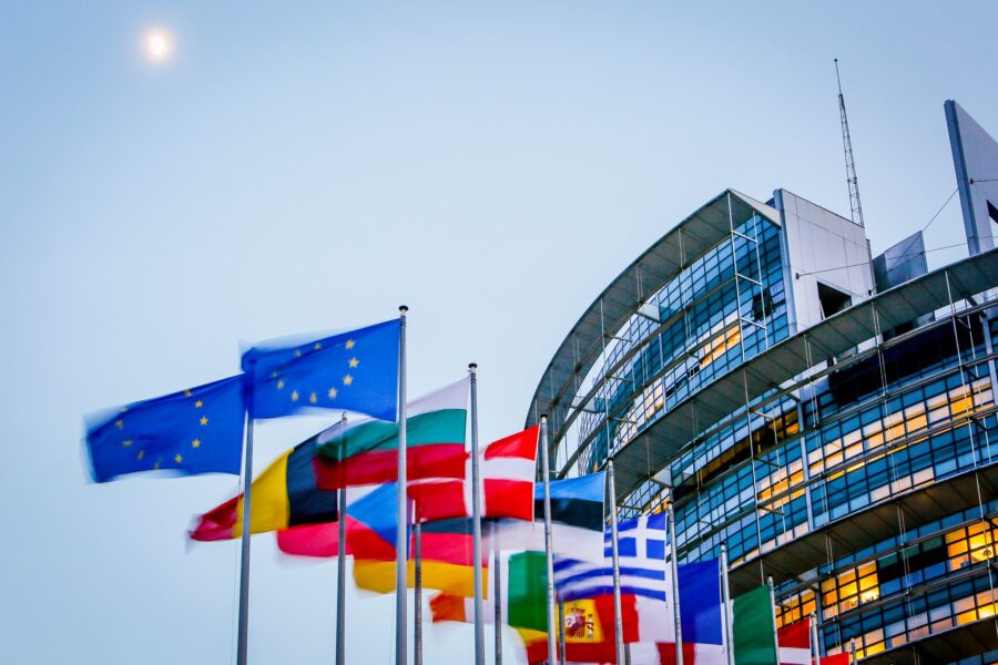 Účasť v eurovoľbách môže byť rekordná. Politici zmenili jazyk